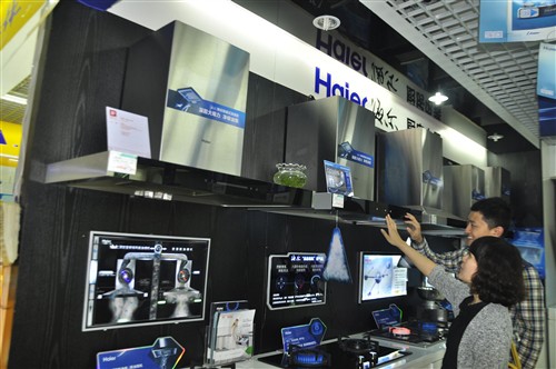 選吸油煙機(jī)吸力和油脂分離度一個都不能少 