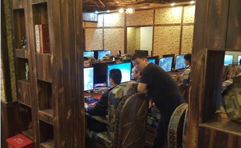 三星曲面顯示器 中國西南地區(qū)高端網(wǎng)咖新標(biāo)志(圖2)