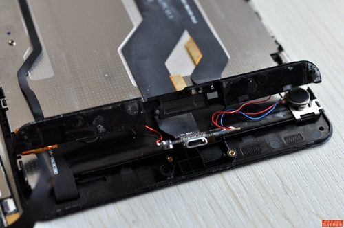 讓世界立體 大巨龍裸眼3D平板拆解