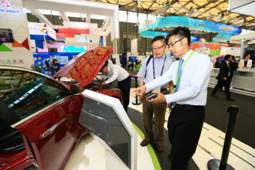 楊景：車聯(lián)網(wǎng)2.0呼喚汽車界的蘋果(圖2)