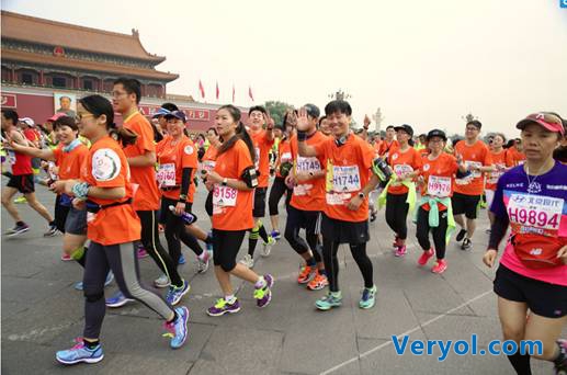 北馬跑友曬榮耀手環(huán)zero 裝備也得拼實力！(圖2)