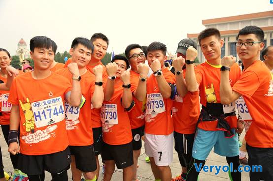 北馬跑友曬榮耀手環(huán)zero 裝備也得拼實力！(圖3)