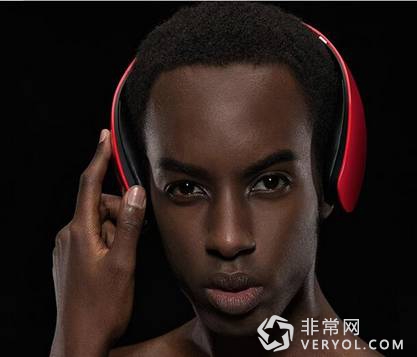 黑人代言  Leme藍(lán)牙耳機(jī)掉價(jià)?(圖1)