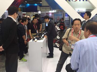 一諾儀器光纖熔接機(jī)閃耀CommunicAsia2016(圖5) 一諾儀器光纖熔接機(jī)閃耀CommunicAsia2016(圖5)