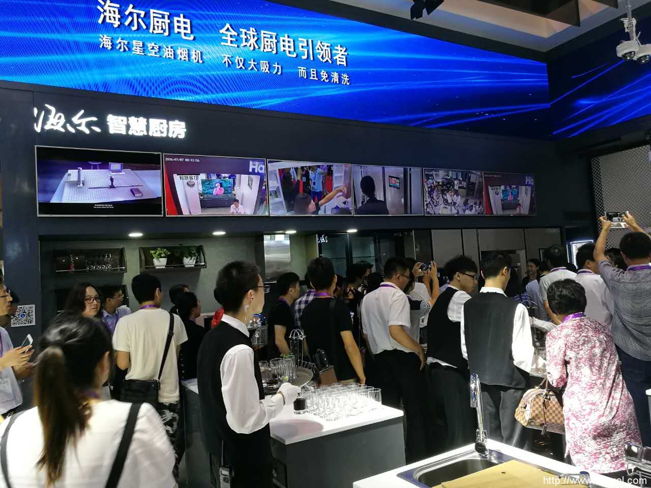 青博會(huì)現(xiàn)場(chǎng)直擊：海爾展區(qū)人氣爆棚智慧生態(tài)圈成行業(yè)母本(圖2)