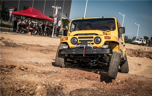 8萬塊買個大玩具 新一代BJ212將預(yù)售：中國汽車工業(yè)活化石上新