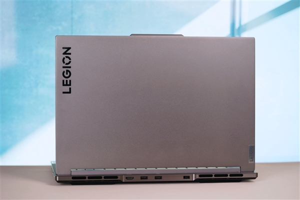 滿血3A平臺！聯(lián)想拯救者R9000X 2022圖賞