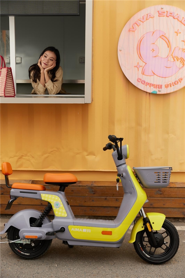 愛(ài)瑪電動(dòng)車助力《追星星的人3》暢游泉州(圖5)