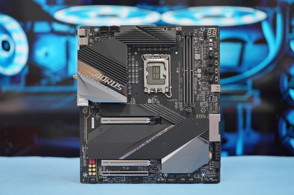 DDR5頻率破11GHz！技嘉Z790鈦雕創(chuàng)世界超頻紀(jì)錄(圖4)