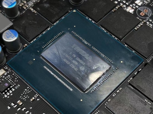 無光也SUPER亮！影馳 GeForce RTX 4070 Ti SUPER 金屬大師 高效AI！(圖7)