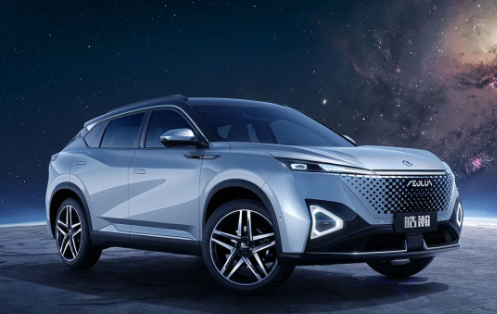 不到10萬(wàn)就能拿下！搭載1.5T雙電機(jī)混動(dòng)系統(tǒng) 東風(fēng)風(fēng)神皓瀚上市