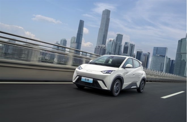 一騎絕塵！比亞迪10月銷量首超30萬輛：秦、宋、元、海鷗均超4萬