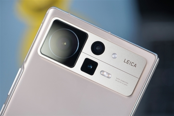 小米產(chǎn)品經(jīng)理確認(rèn)：小米MIX Fold 3八月見(jiàn) 高端續(xù)作