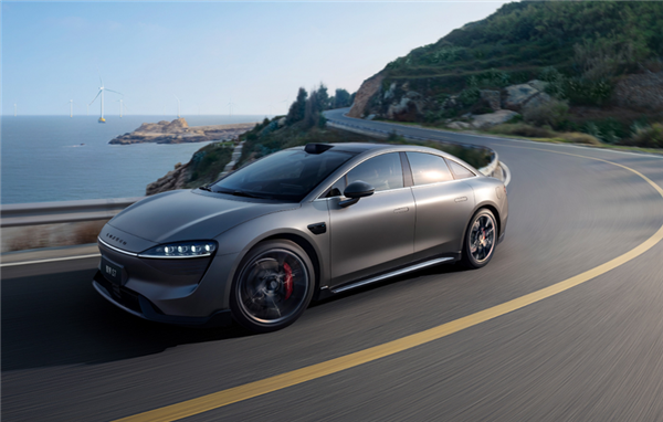 奇瑞稱智界有世界上最先進的產線：智界S7出廠經近萬道檢測