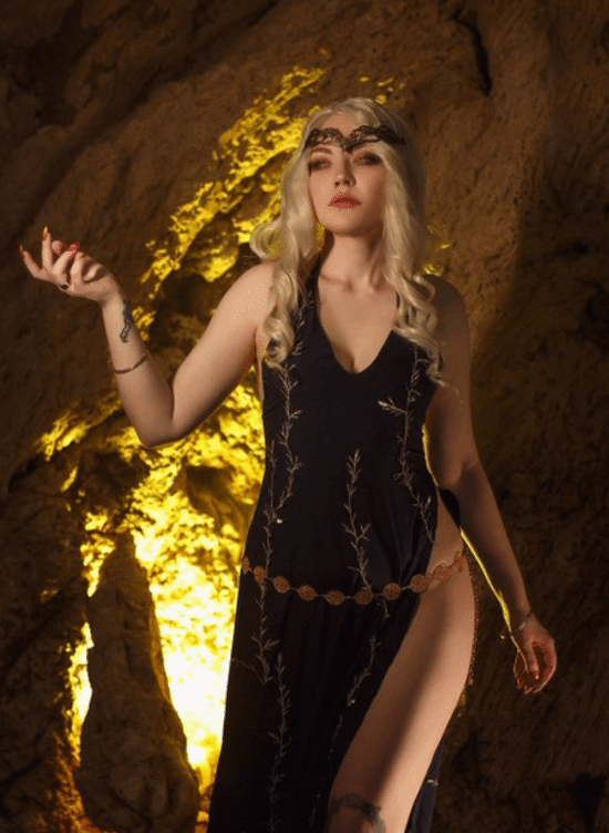 永恒女王瑪莉卡Cos照分享：神仙顏值 身材誘人