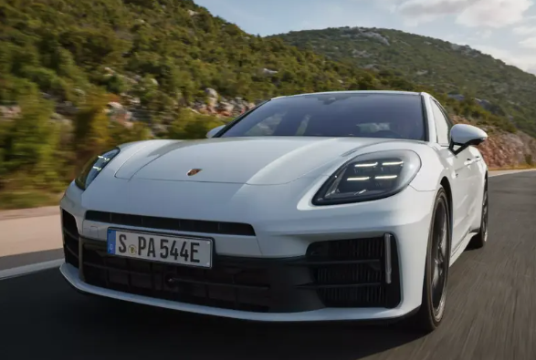 2.9T雙渦輪+電機(jī)！保時(shí)捷全新Panamera E-Hybrid官圖發(fā)布