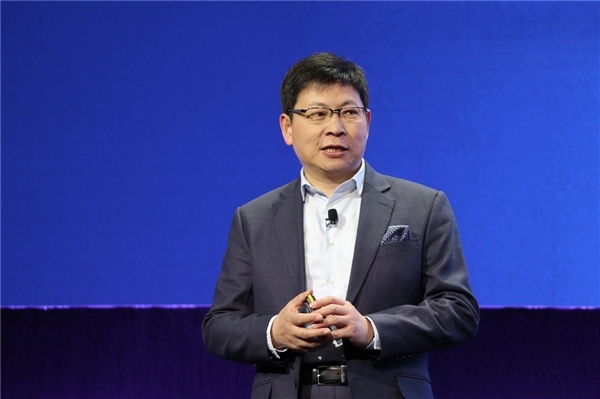 華為Pura 70全系出貨量大增125%：預(yù)計今年出貨量將突破1000萬部