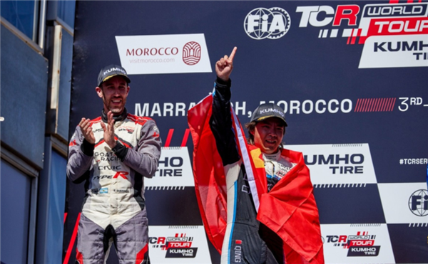 三天可拿場(chǎng)地賽車執(zhí)照！領(lǐng)克推出大學(xué)生專場(chǎng)培訓(xùn)：四舍五入不要錢