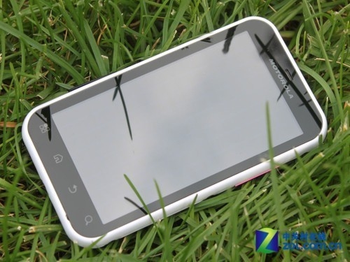 說了你可能不信 我的第一款手機(jī)moto defy現(xiàn)在還有人買