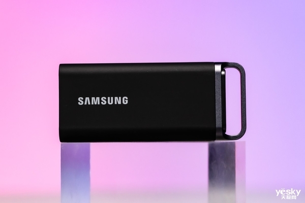 iPhone 15 Pro擴(kuò)容神器！三星移動(dòng)固態(tài)硬盤T5 EVO上手