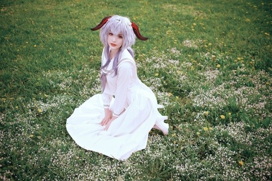 俄妹COS《原神》甘雨：黑絲“椰羊”魅惑度拉滿