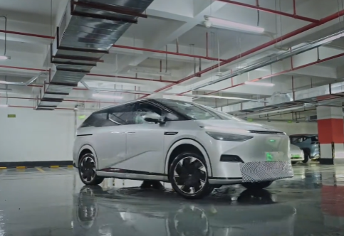 仰望U8同款功能！小鵬X9原地掉頭視頻曝光：雙電機(jī)就能做到