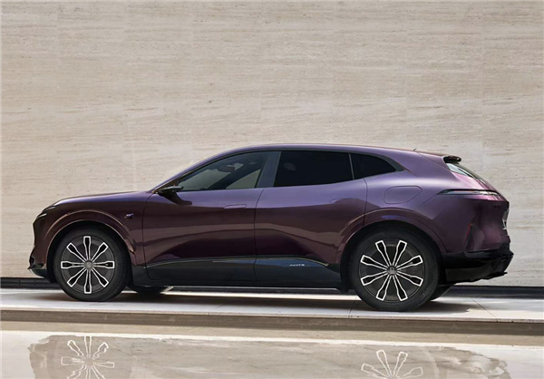 比理想L6更大更智能！阿維塔新車07有望9月上市