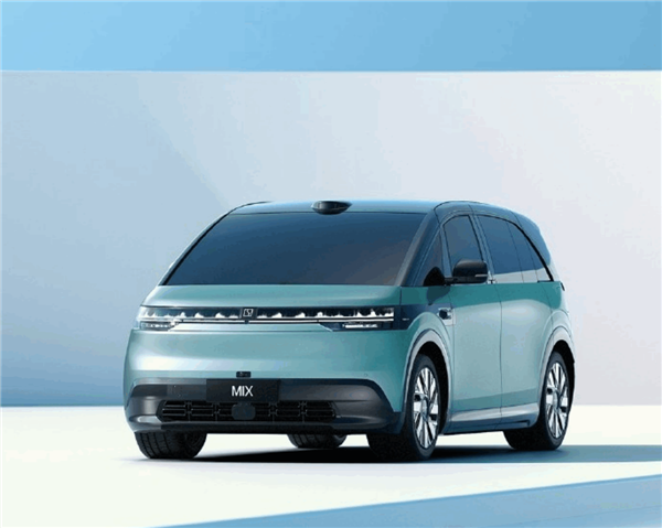 極氪MIX定檔10月23日上市：國內(nèi)首創(chuàng)對開門設(shè)計(jì)、無B柱布局與旋轉(zhuǎn)座椅