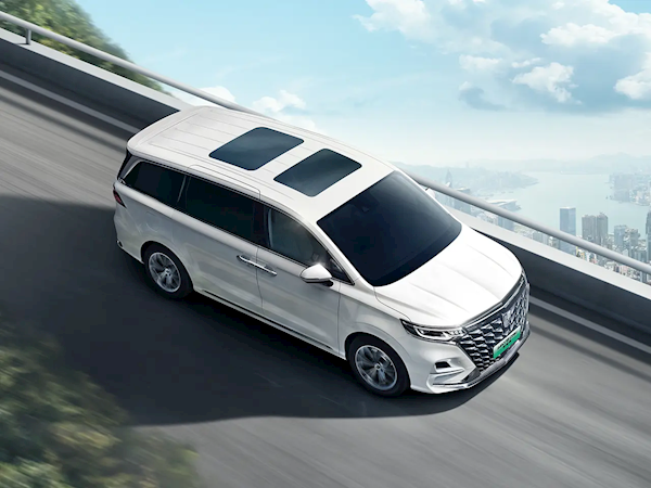 上汽榮威iMAX8 DMH新陸尊成全球續(xù)航最長(zhǎng)MPV：實(shí)測(cè)超1500km