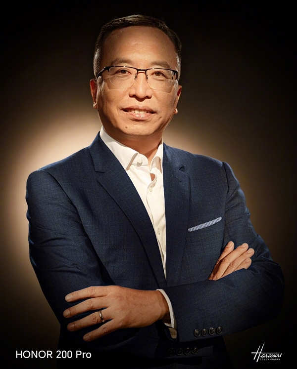榮耀200系列重現(xiàn)雅顧2萬元一張寫真人像效果 趙明：普通手機(jī)濾鏡不可能做到