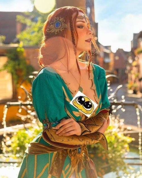 《巫師3》葉奈法特莉絲COS：眼神勾魂身材傲人