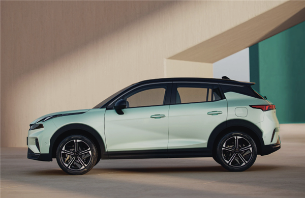 沈子瑜：領(lǐng)克06 EM-P即將進入魅族40+門店進行銷售