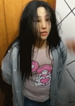 最抽象的越獄！巴西一小哥鉆洞逃跑被卡?。邯z警救了三小時