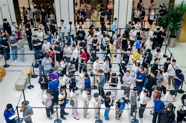 國(guó)產(chǎn)手機(jī)自研完全體！華為Mate 70系列預(yù)裝純血鴻蒙 “可用更好用”