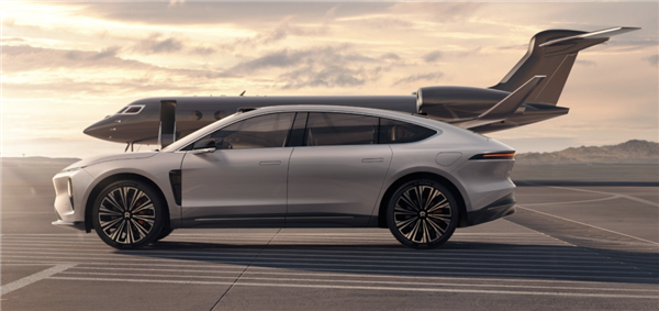 預(yù)售80萬(wàn)！蔚來(lái)旗艦行政轎車ET9內(nèi)飾首曝：搭載貫穿屏幕+橢圓方向盤