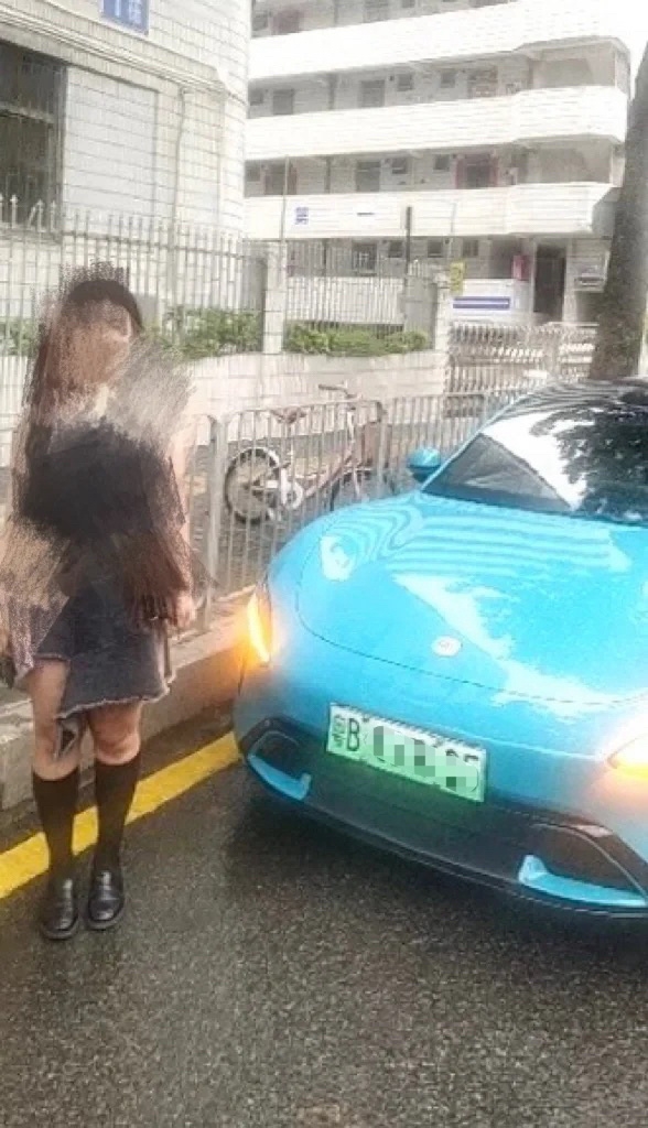 客戶試駕小米SU7出事故定損5000元 博主科普：不用全賠