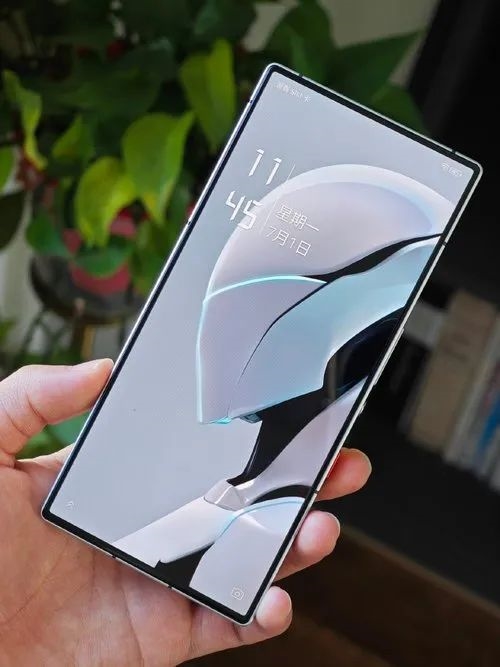 四大直屏旗艦本月扎堆發(fā)布 曾經(jīng)頂配不到3000就能買了？