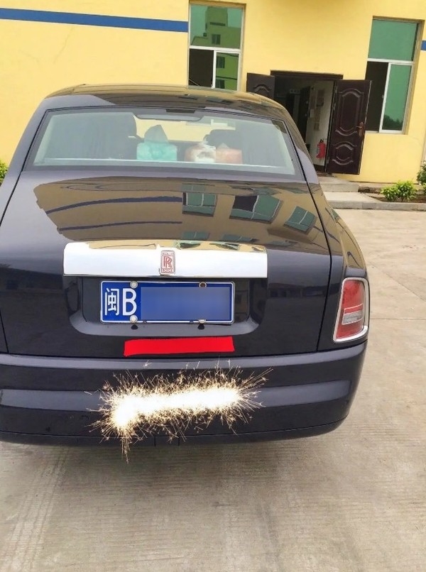 網(wǎng)友自制紅米Redmi汽車logo 勞斯萊斯：有人模仿我