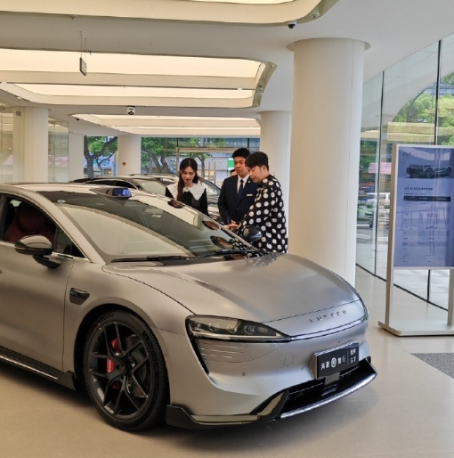 杜海濤、沈夢辰現(xiàn)身寧波搶購華為Pura 70系列！還看了智界