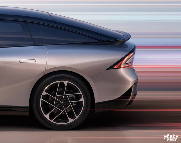 P7大獲成功！繼任者小鵬P7+殺到：內飾大改 后排空間全面升級