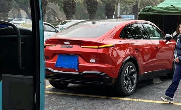 想買Model Y的等一等！蔚來(lái)子品牌樂(lè)道首車曝光：能換能充