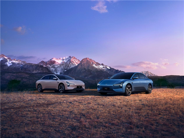  20萬內(nèi)的顏值擔(dān)當 小鵬MONA M03全球首秀引關(guān)注(圖4)