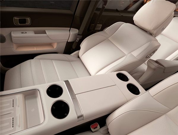 理想MEGA預(yù)訂權(quán)益公布！免費升級20kW充電樁、6000度超充電二選一