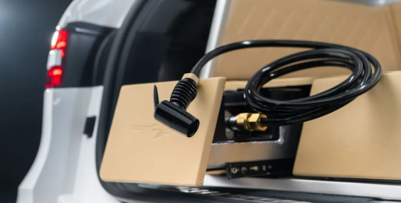 全球首創(chuàng)狗狗座椅！捷尼賽思GV70發(fā)布寵物專(zhuān)屬套件