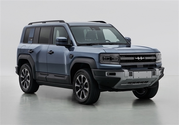 像是圓規(guī)一般 比亞迪豹5豹式掉頭演示：后輪一鎖死、一反轉(zhuǎn)