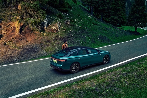 合資玩不轉(zhuǎn)純電 大眾ID.7 VIZZION官降3萬：19.77萬起售