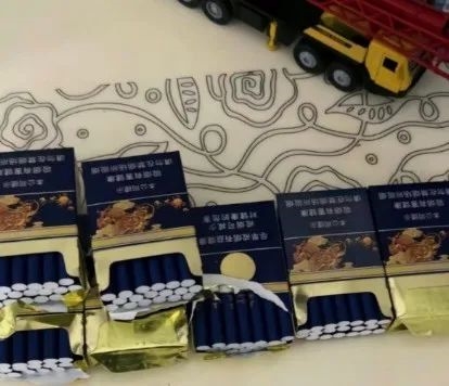 小學生沉迷廢煙盒超過奧特曼 一線教師怎么看