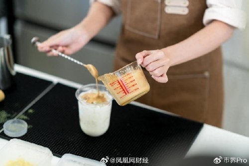 85后大叔賣奶茶身家150億：賺錢全靠加盟商