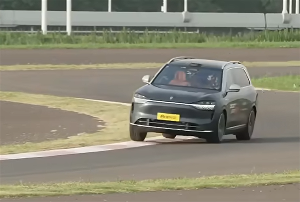 120km/h百公里油耗僅7.58升 問界M9熱銷原因找到：真六邊形戰(zhàn)士