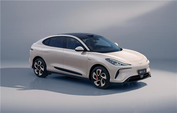 21.49萬(wàn)起卷爆特斯拉Model Y！智己LS6上市一月鎖單2.8萬(wàn)臺(tái)